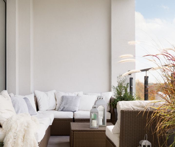 How to Choose Balcony Furniture for Your Small Apartment