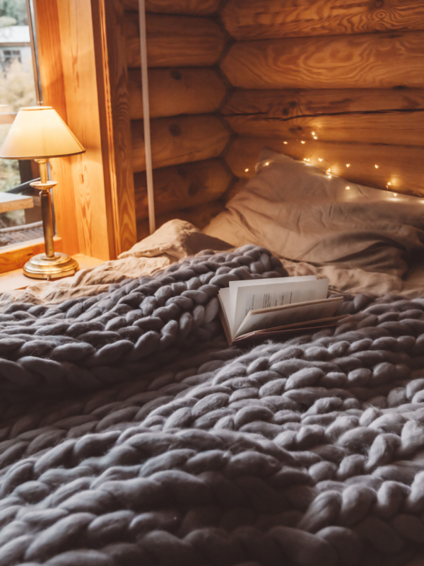 Creating a Cosy Bedroom: Furniture and Décor Tips for Ultimate Comfort